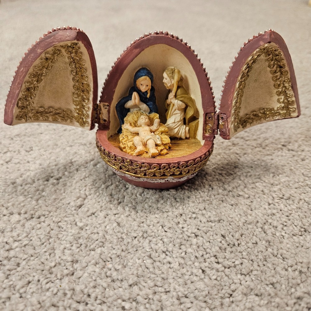 Nativity‎ Egg Ornament Hinged Doors Nativity Miniature Christmas Decor Vintage